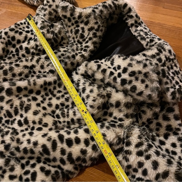 Faux fur coat - Picture 8 of 8